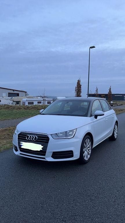 Weiß Gebraucht 2017 Audi A1 Sportback Kleinwagen | 9.990 € (Superpreis) - Bild 1/4