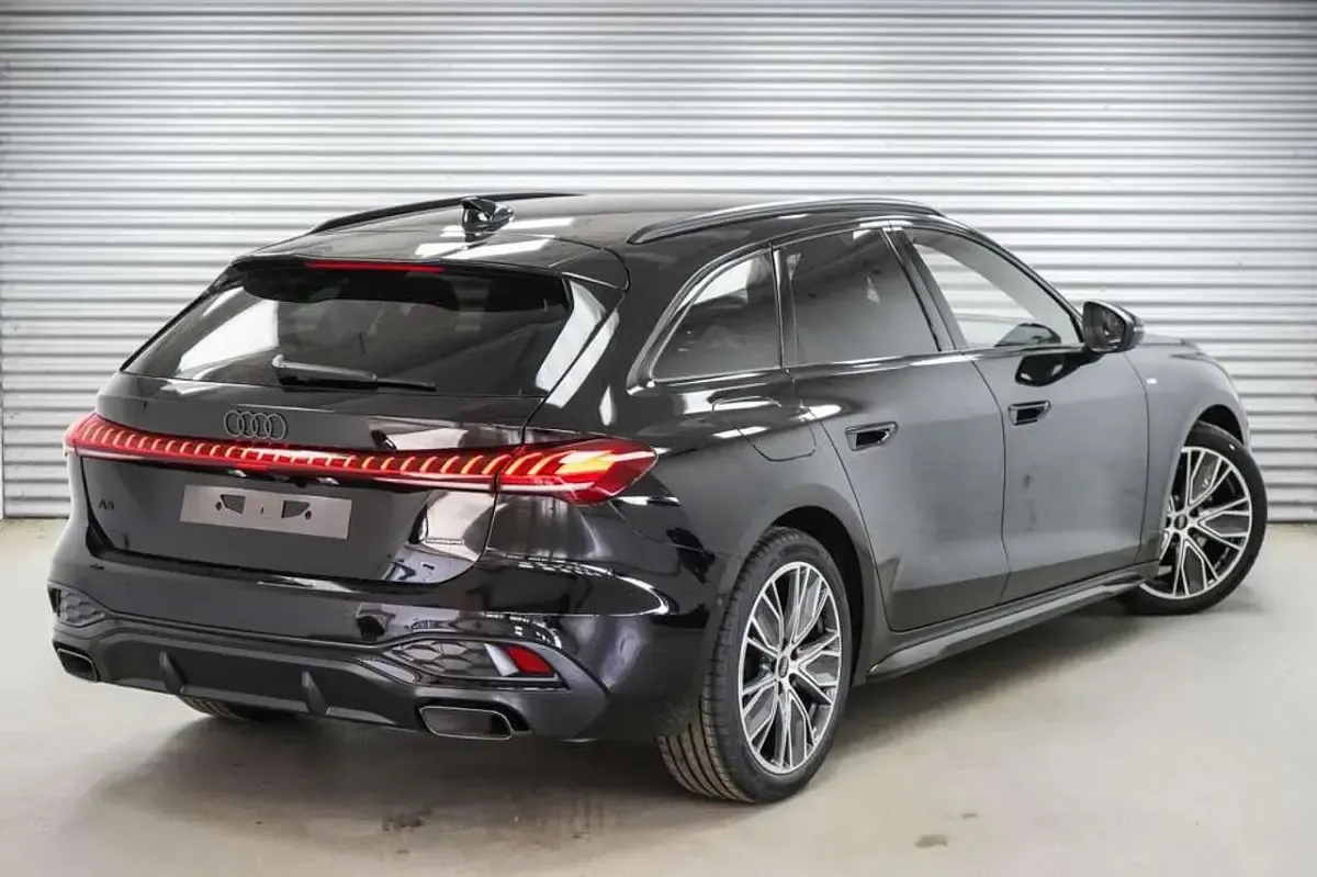 Neu Audi A5 S-Line 204 PS (150 kW) 2026 Mythosschwarz metalli... Kombi