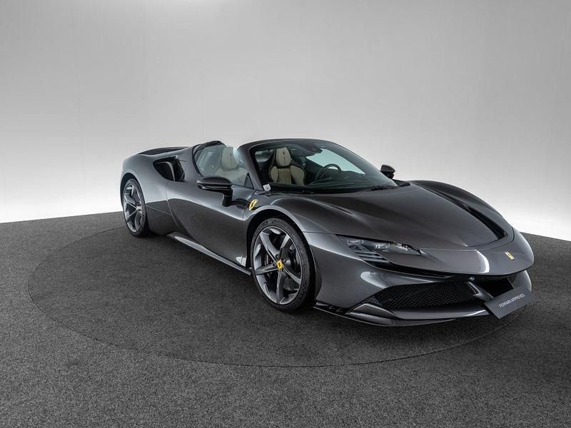 Gebraucht Ferrari SF90 999 PS (734 kW) 2022 Grau Cabrio
