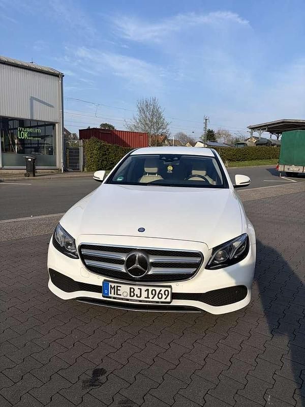 Gebraucht Mercedes E350 Avantgarde 258 PS (189 kW) 2017 Limousine
