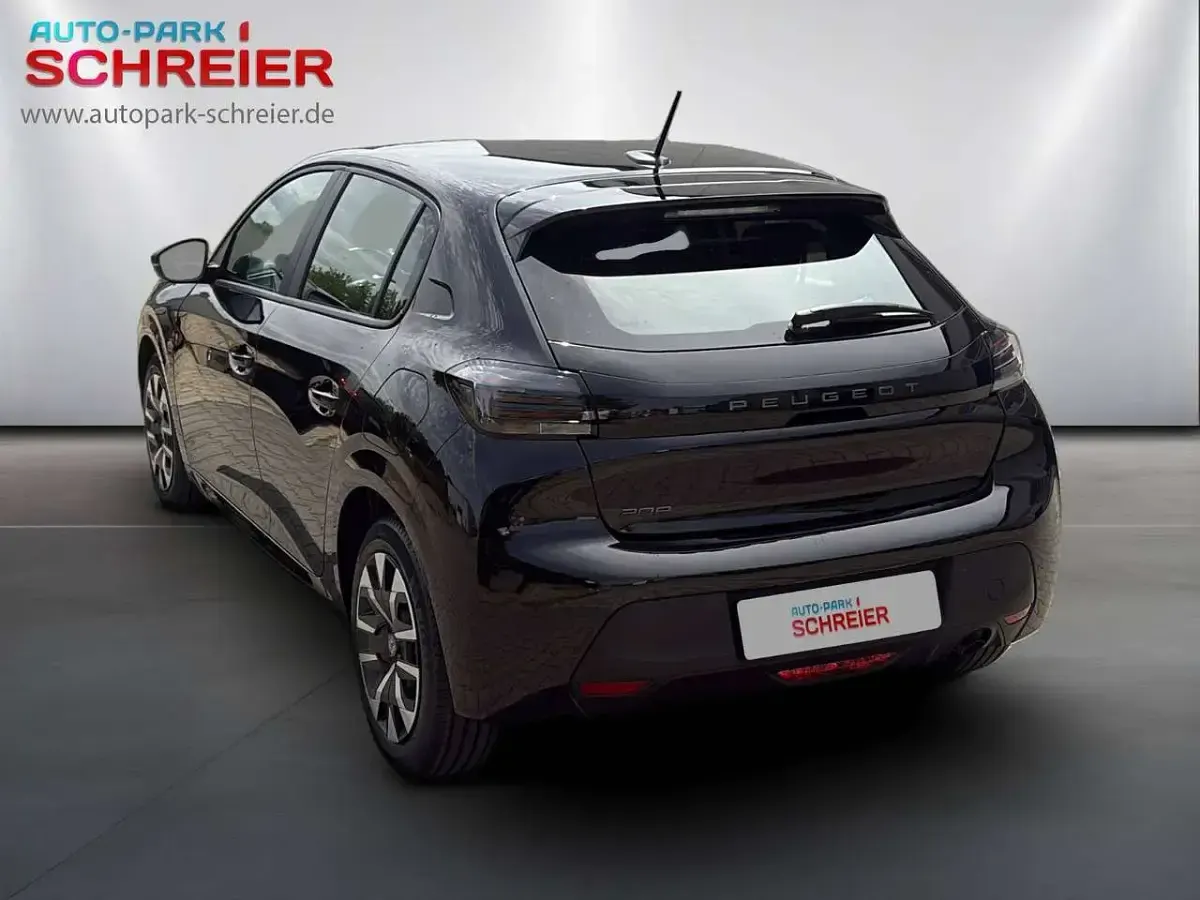 Neu Peugeot 208 Style 101 PS (74 kW) 2026 Perlaneraschwarz Kleinwagen