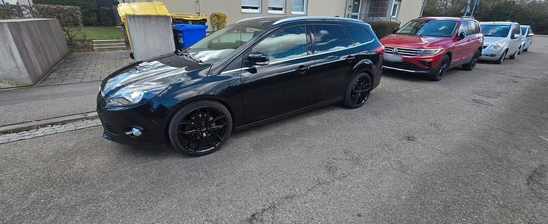 Gebraucht Ford Focus Titanium 140 PS (102 kW) 2012 Schwarz Kombi