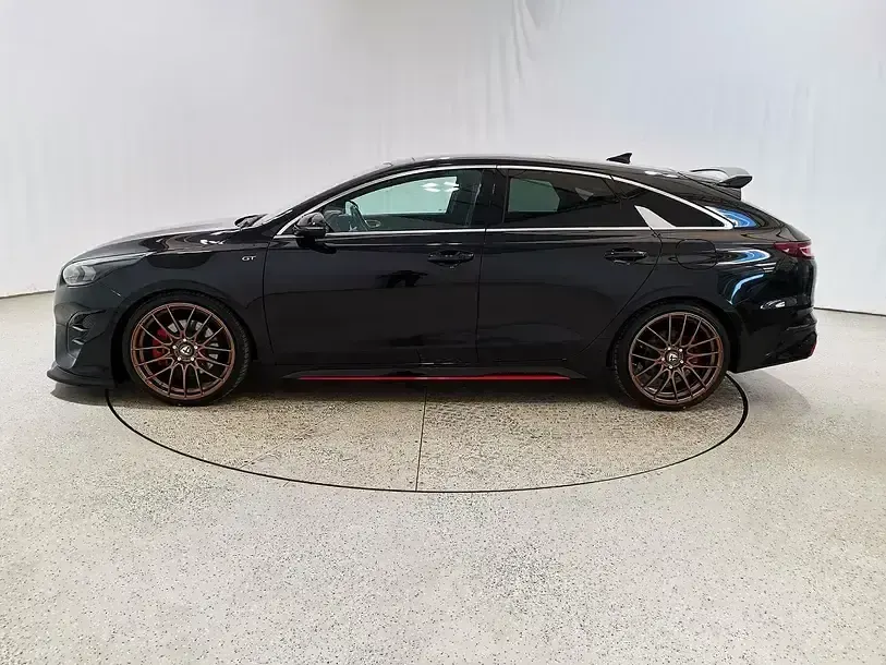 Gebraucht Kia ProCeed Sport 204 PS (150 kW) 2021 (1k) zilinaschwarz met. Kombi
