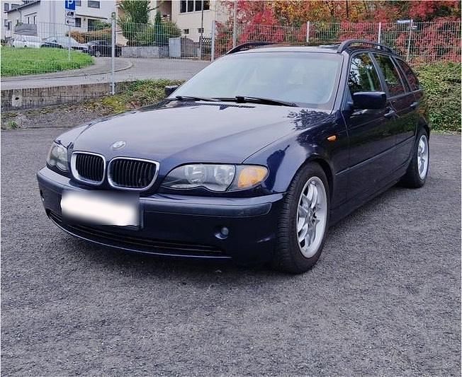 Blau Gebraucht 2004 BMW 320 Kombi | 2.890 € (Superpreis) - Bild 1/4