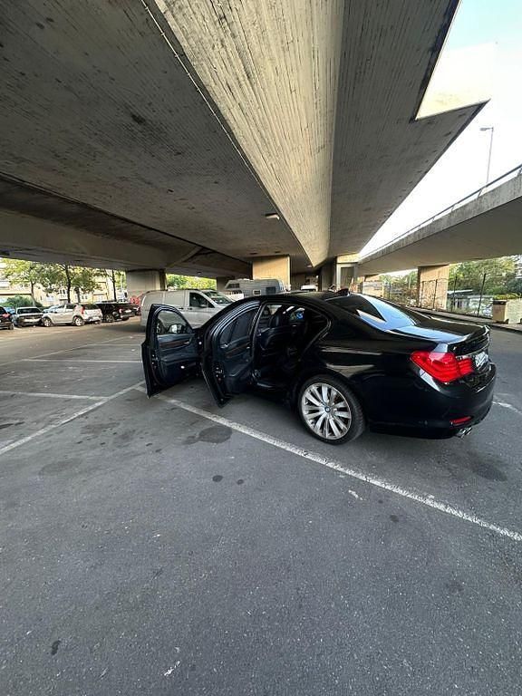 Gebraucht BMW 730 Sport Line 245 PS (180 kW) 2010 Schwarz Limousine