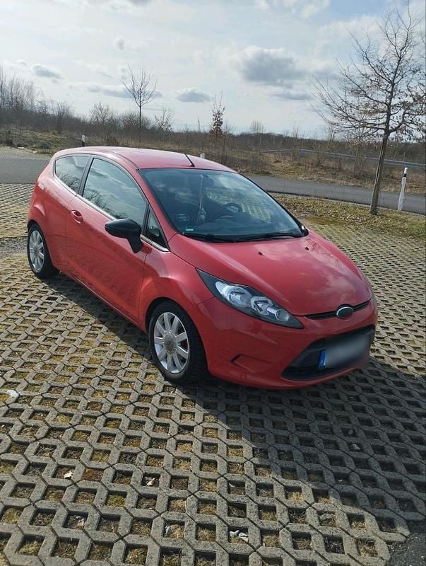 Gebraucht Ford Fiesta 60 PS (44 kW) 2010 Rot Kleinwagen