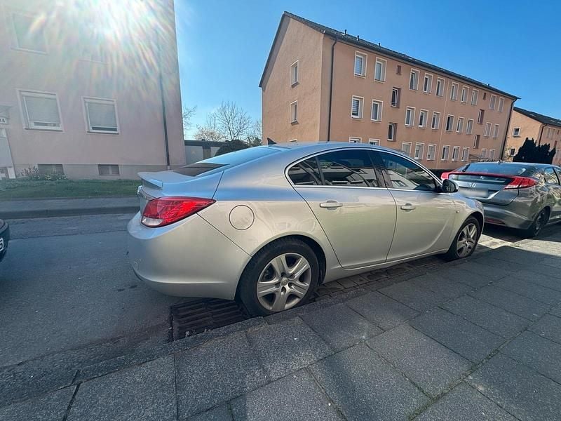 Gebraucht Opel Insignia 160 PS (117 kW) 2011 Silber Limousine