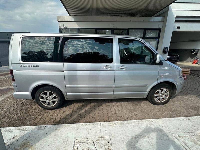 Gebraucht VW T5 United 174 PS (127 kW) 2010 Silber Van