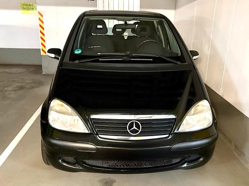 Schwarz Gebraucht 2003 Mercedes A140 Kleinwagen | 1.550 € - Bild 1/4
