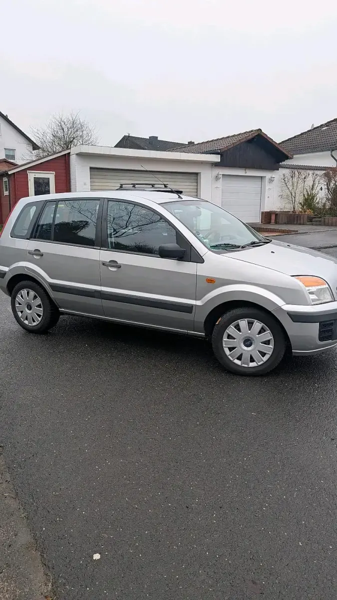 Gebraucht Ford Fusion 80 PS (58 kW) 2009 Silber Kleinwagen