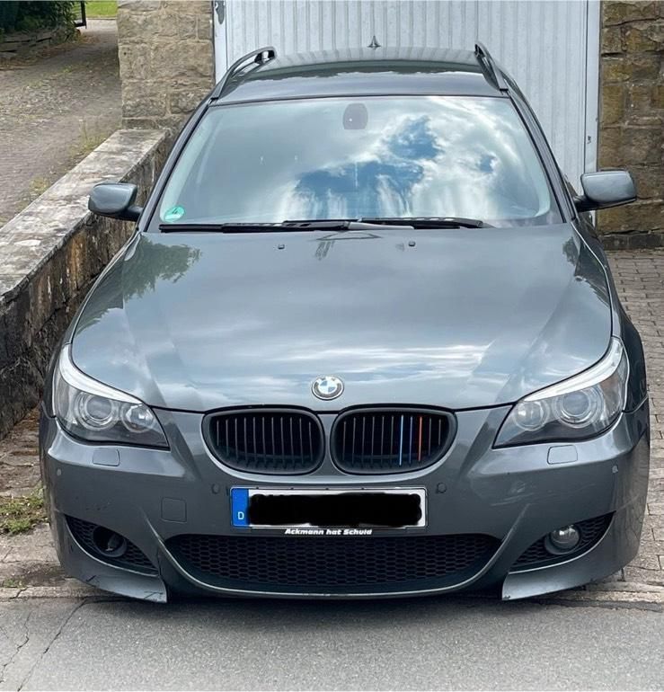 Grau Gebraucht 2004 BMW 530 M Sport Kombi | 2.500 € (Fairer Preis) - Bild 1/4