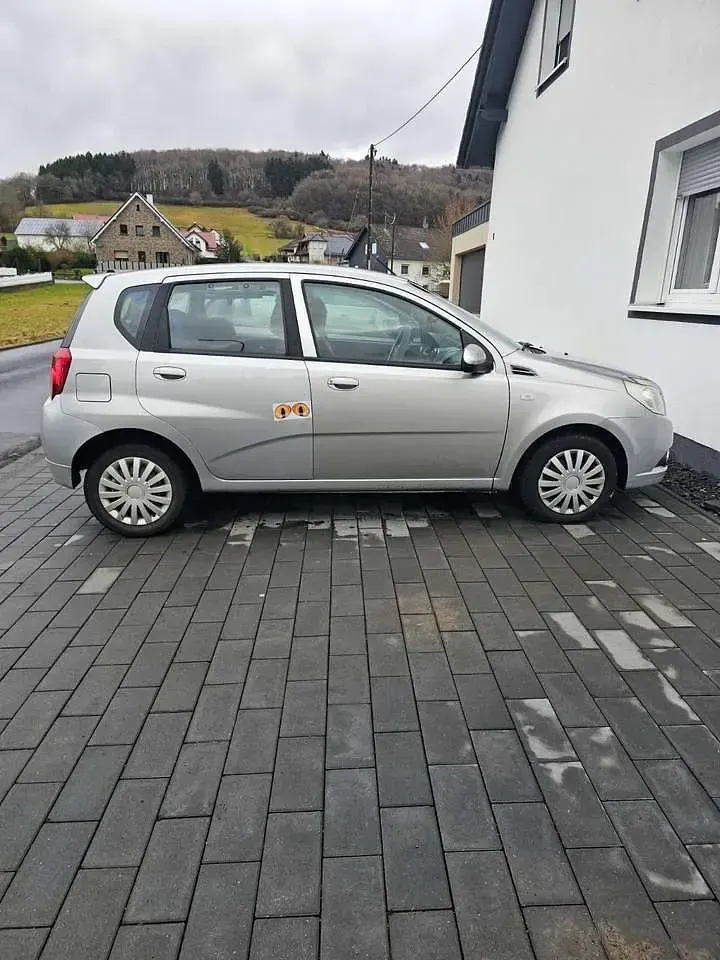 Używany Chevrolet Aveo LT 101 KM (74 kW) 2010 Sedan/Limuzyna
