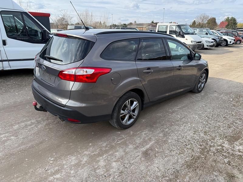 Gebraucht Ford Focus 116 PS (85 kW) 2013 Grau Limousine