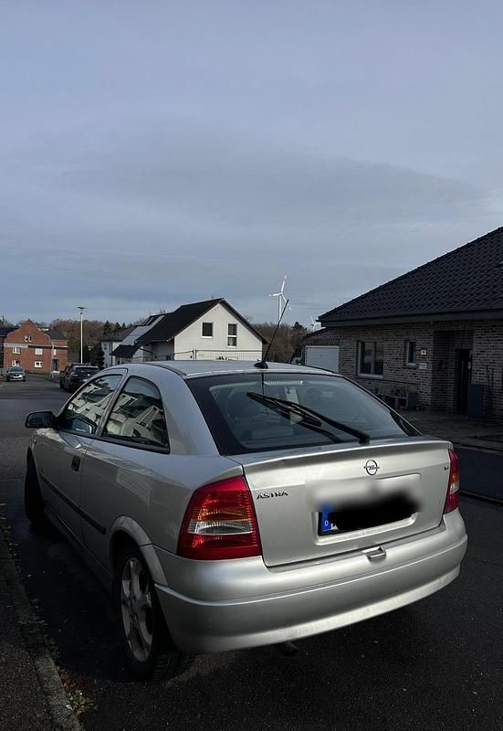 Silber Gebraucht 2002 Opel Astra Coupé | 2.300 € (Fairer Preis) - Bild 1/4