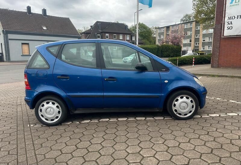 Blau Gebraucht 1998 Mercedes A140 Kleinwagen | 1.790 € (Teuer) - Bild 1/4