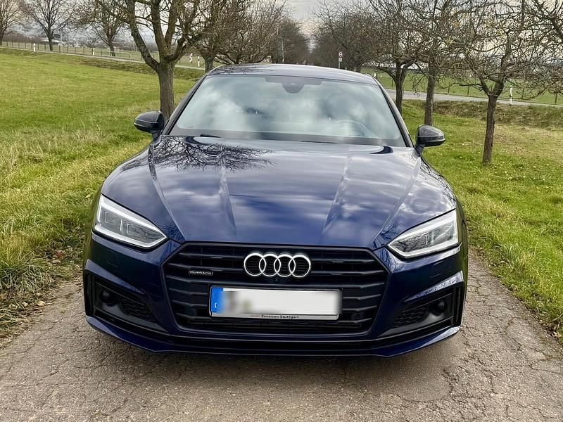 Blau Gebraucht 2019 Audi A5 S-Line Limousine | 26.500 € (Fairer Preis) - Bild 1/4