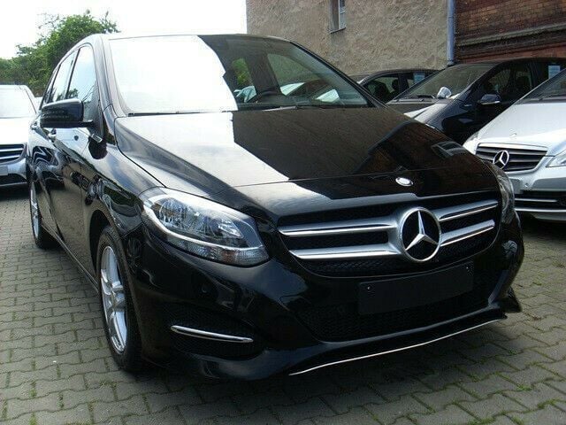 Gebraucht Mercedes B180 Style 122 PS (89 kW) 2015 Schwarz metallic Van / Kleinbus