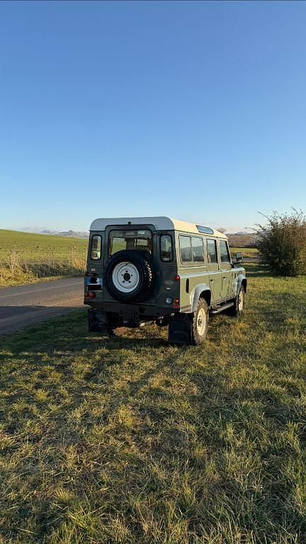 Gebraucht Land Rover Defender 122 PS (89 kW) 2010 Grün Kombi