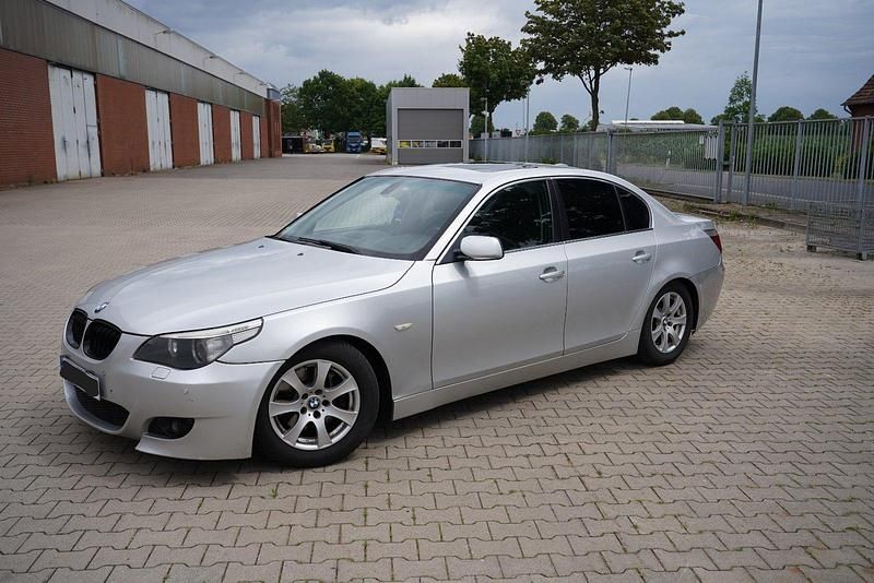 Silber Gebraucht 2004 BMW 530 M Sport Limousine | 4.999 € (Superpreis) - Bild 1/4