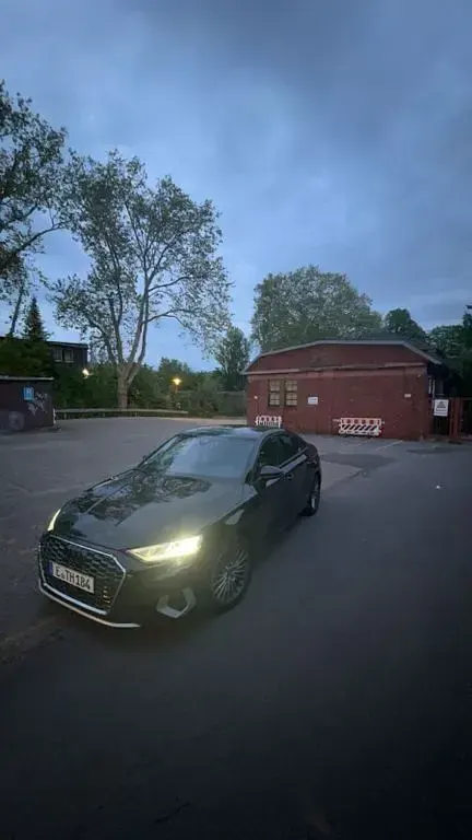 Gebraucht Audi A3 Ambiente 116 PS (85 kW) 2021 Schwarz Limousine