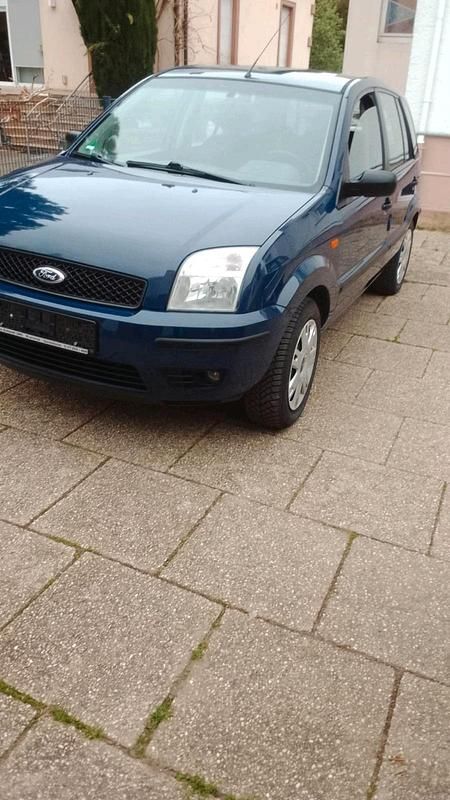 Second-hand Ford Fusion 70 CP (51 kW) 2002 Albastru Hatchback