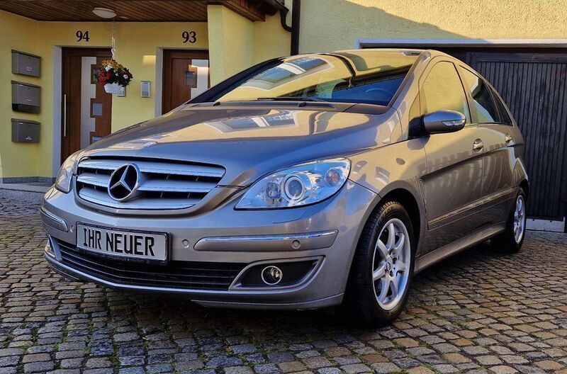 Grau Gebraucht 2007 Mercedes B200 Van / Kleinbus | 3.350 € (Superpreis) - Bild 1/4