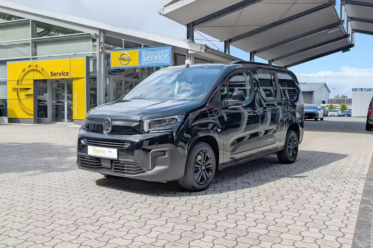 Gebraucht Citroën Berlingo 131 PS (96 kW) 2024 Schwarz metallic Van / Kleinbus