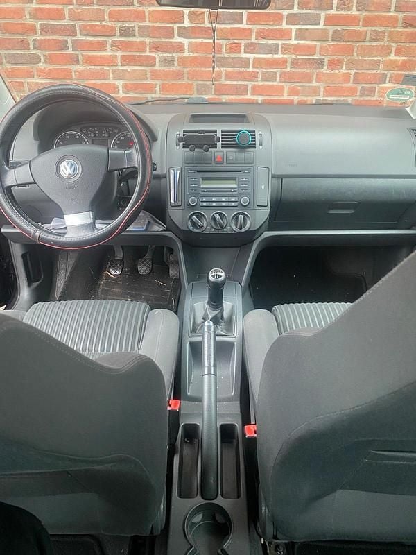 Gebraucht VW Polo 60 PS (44 kW) 2005 Schwarz Kleinwagen