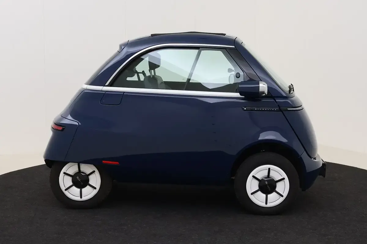 Gebraucht Micro Microlino 13 kW (18 PS) 2024 Blau (atlantis blue) Kleinwagen