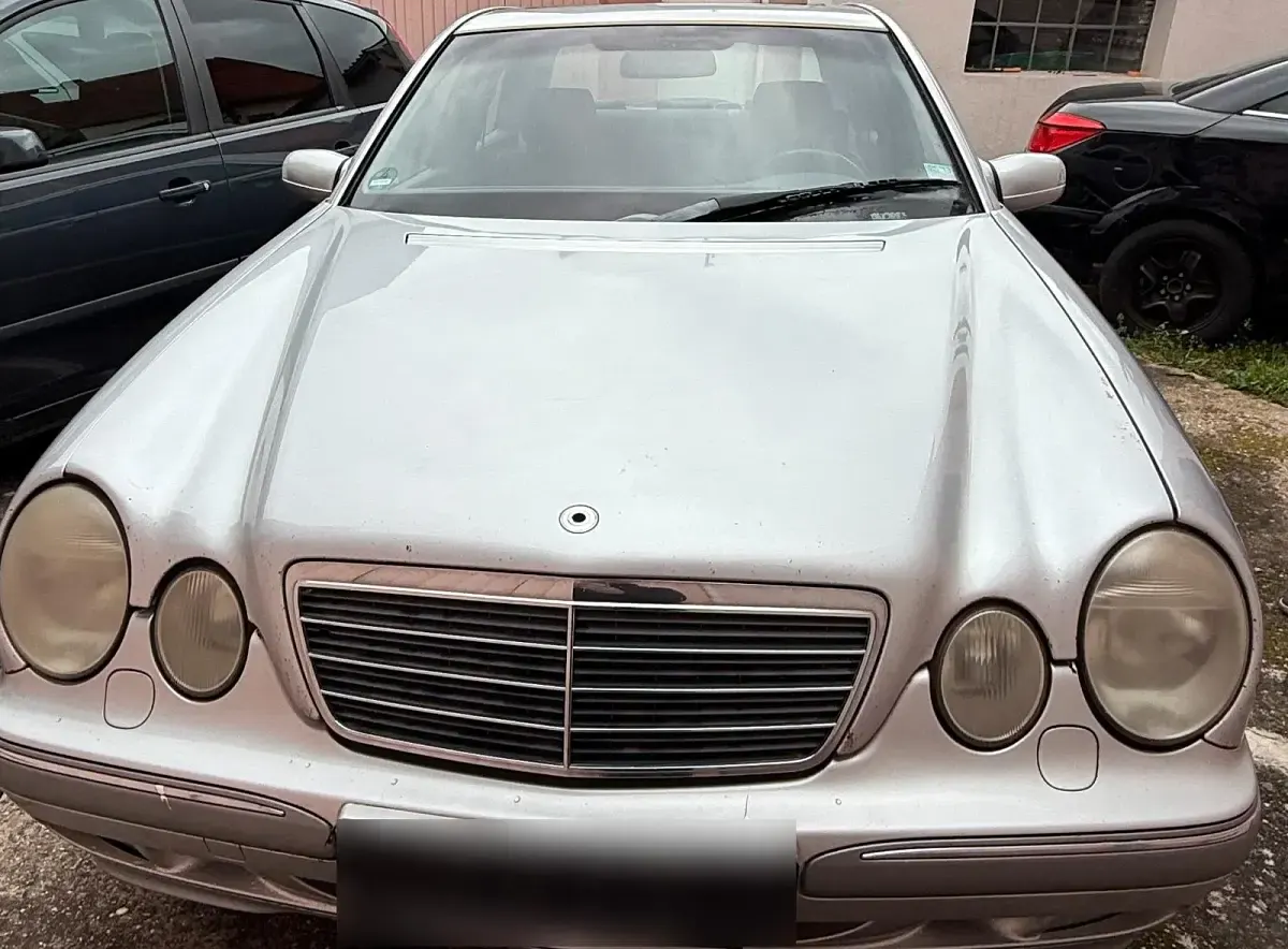 Gebraucht Mercedes E280 204 PS (150 kW) 2001 Limousine