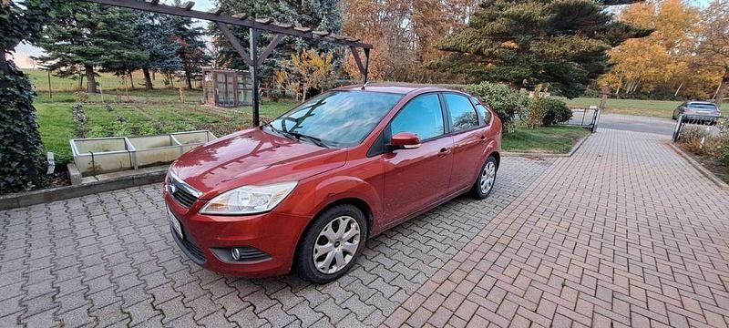 Rot Gebraucht 2009 Ford Focus Style Limousine | 1.500 € (Superpreis) - Bild 1/4