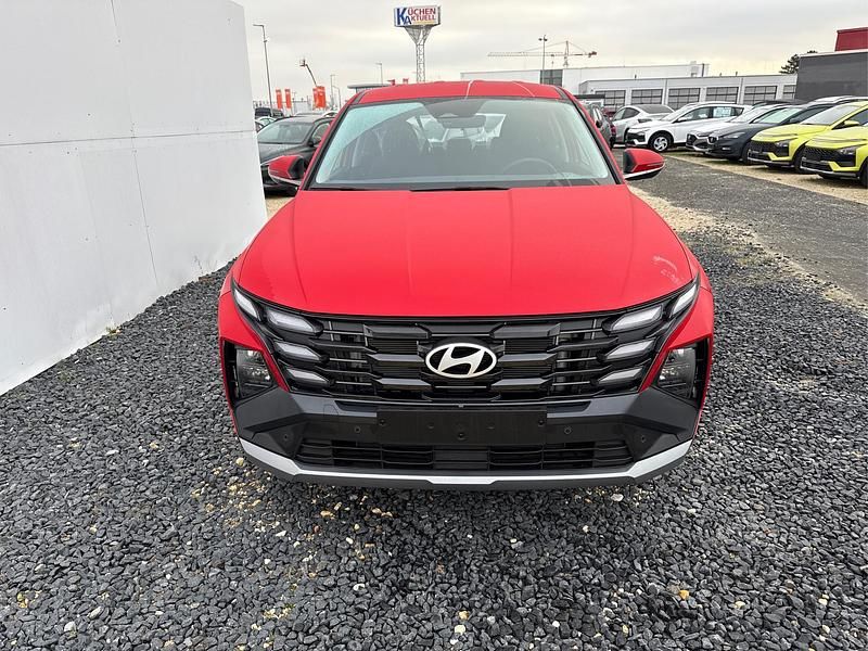 Neu Hyundai Tucson Trend 160 PS (117 kW) 2025 Engine red jhr SUV
