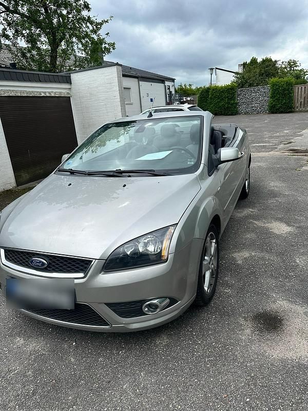 Gebraucht Ford Focus Cabriolet 145 PS (106 kW) 2008 Silber Cabrio