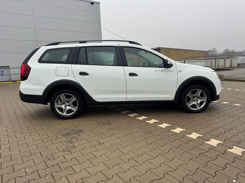 Gebraucht Dacia Logan MCV Stepway 95 PS (69 kW) 2019 Weiß Kombi