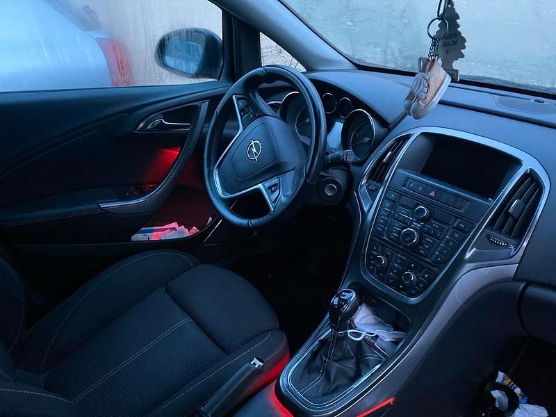 Gebraucht Opel Astra 160 PS (117 kW) 2011 Schwarz Kombi