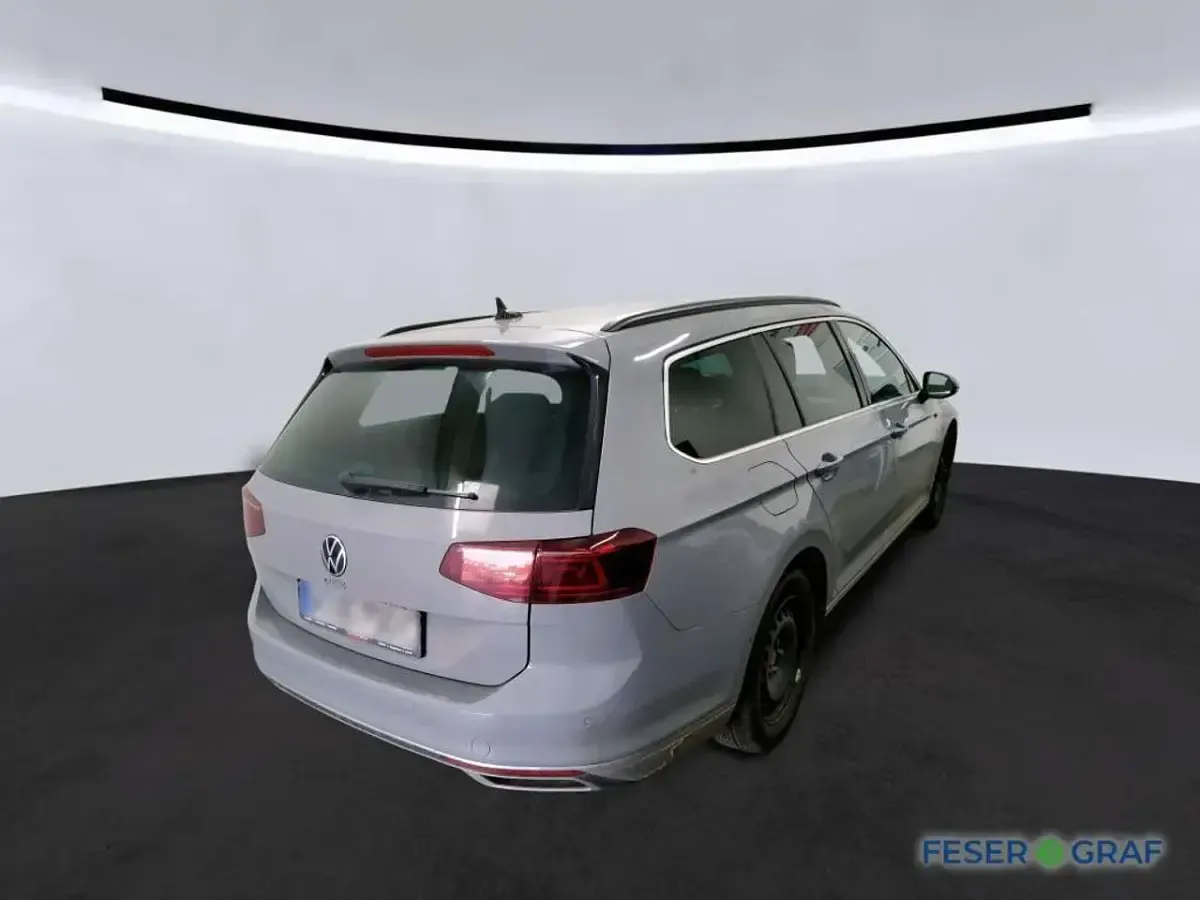 Używany VW Passat GTE 218 KM (160 kW) 2023 Szary Kombi