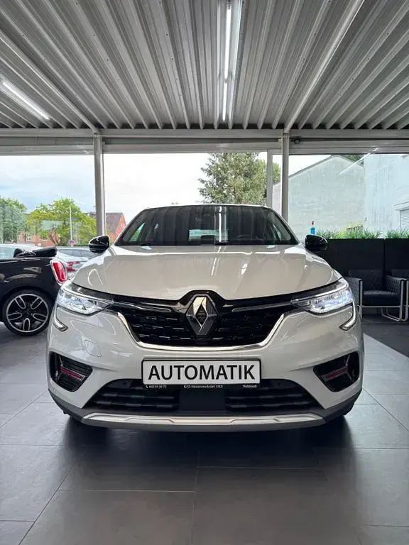 Gebraucht Renault Arkana Intens 140 PS (102 kW) 2021 Weiß SUV