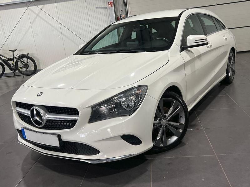 Gebraucht Mercedes CLA200 Shooting Brake 156 PS (114 kW) 2017 Weiß Kombi