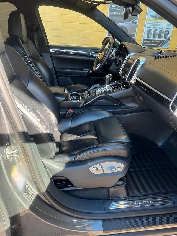 Gebraucht Porsche Cayenne 245 PS (180 kW) 2013 Andere farben SUV