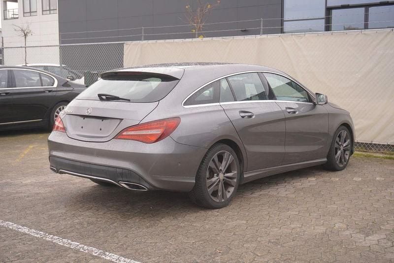 Gebraucht Mercedes CLA200 Shooting Brake 136 PS (100 kW) 2017 Grau Kombi