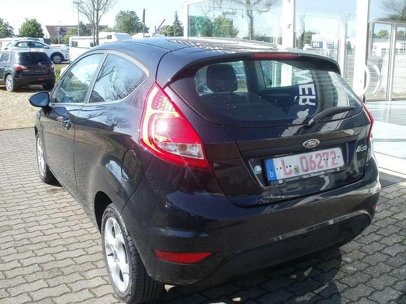 Gebraucht Ford Fiesta 97 PS (71 kW) 2008 Schwarz Kleinwagen