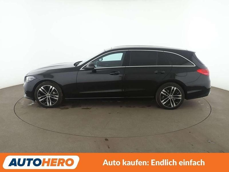 Gebraucht Mercedes C300e 204 PS (150 kW) 2022 Obsidianschwarz Kombi
