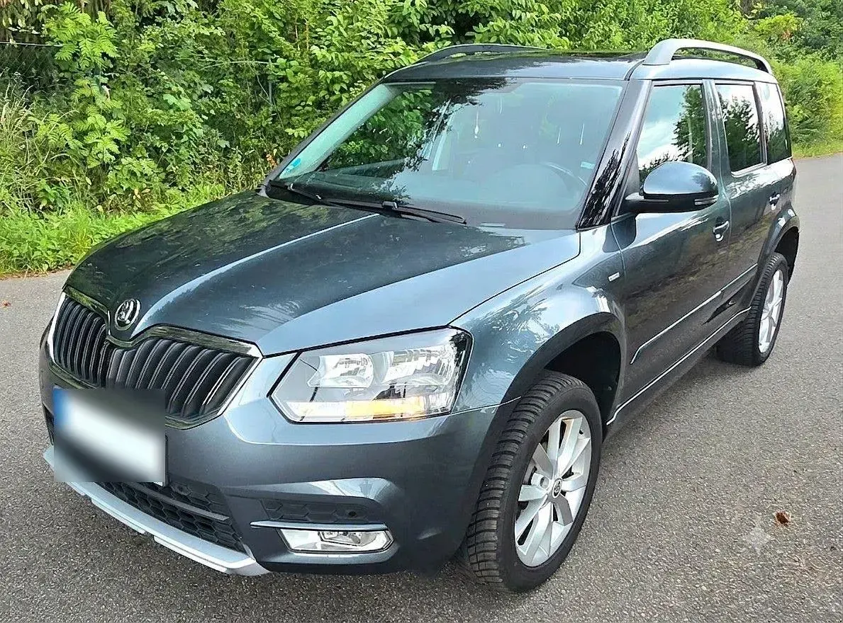 Gebraucht Skoda Yeti Joy 110 PS (80 kW) 2016 Grau SUV