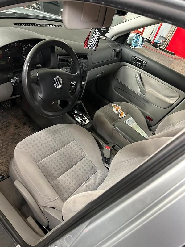 Gebraucht VW Golf IV 115 PS (84 kW) 2001 Silber Kombi