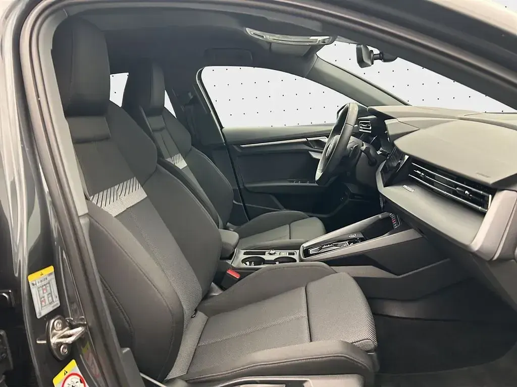Gebraucht Audi A3 Ambiente 150 PS (110 kW) 2025 Manhattangrau metallic Limousine