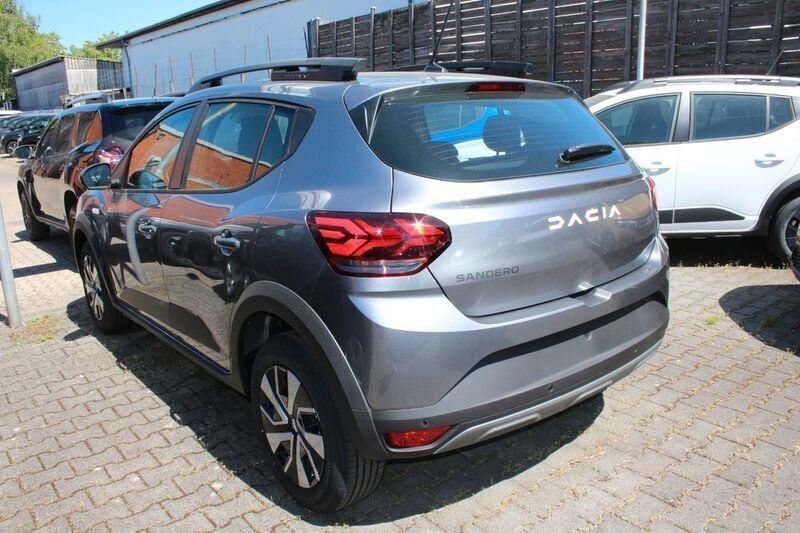 Neu Dacia Sandero Expression 91 PS (66 kW) 2025 Grau Kleinwagen