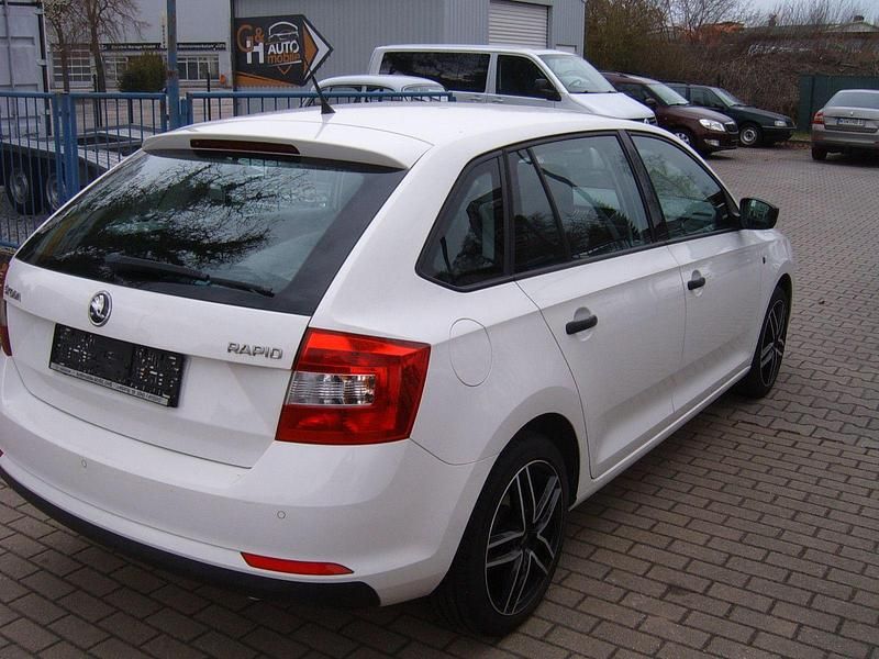 Gebraucht Skoda Rapid Cool Edition 86 PS (63 kW) 2015 Weiß Kleinwagen