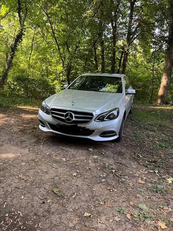 Gebraucht 2014 Mercedes E250 Avantgarde Limousine | 13.000 € (Fairer Preis) - Bild 1/4