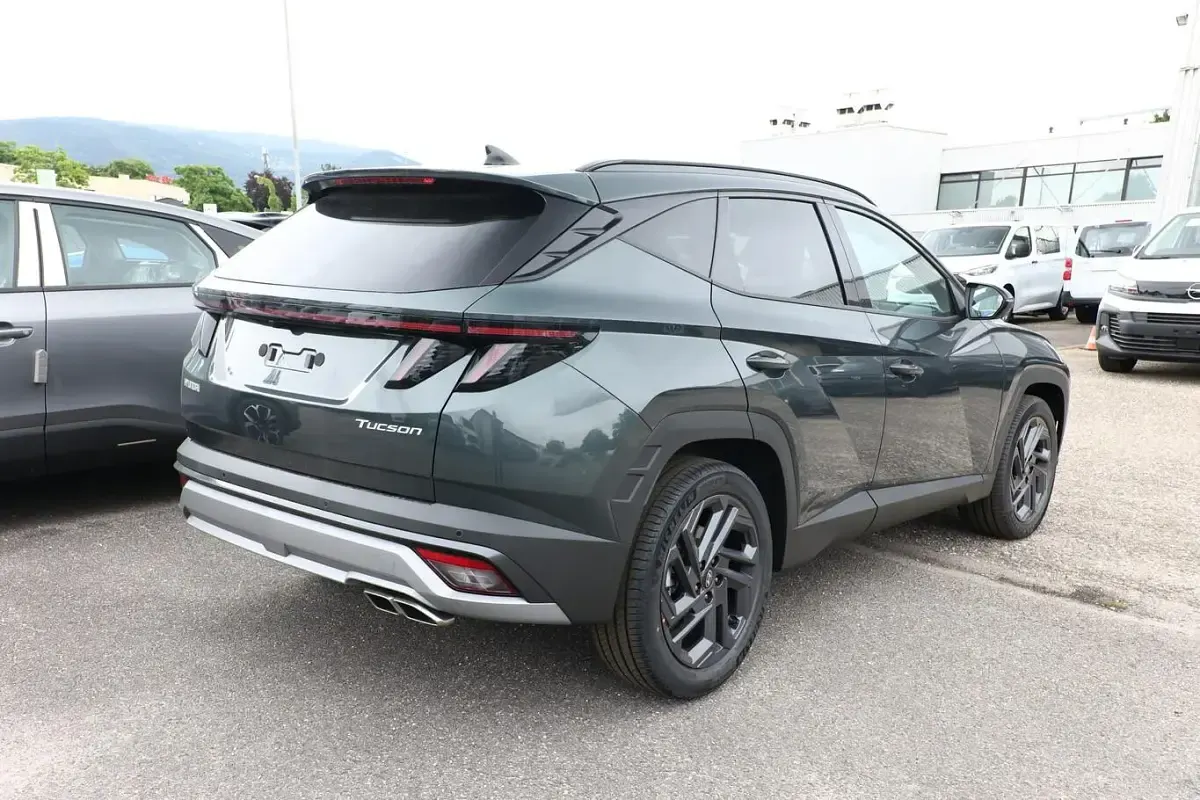 Neu Hyundai Tucson 150 PS (110 kW) 2026 Cypress green perleffekt SUV