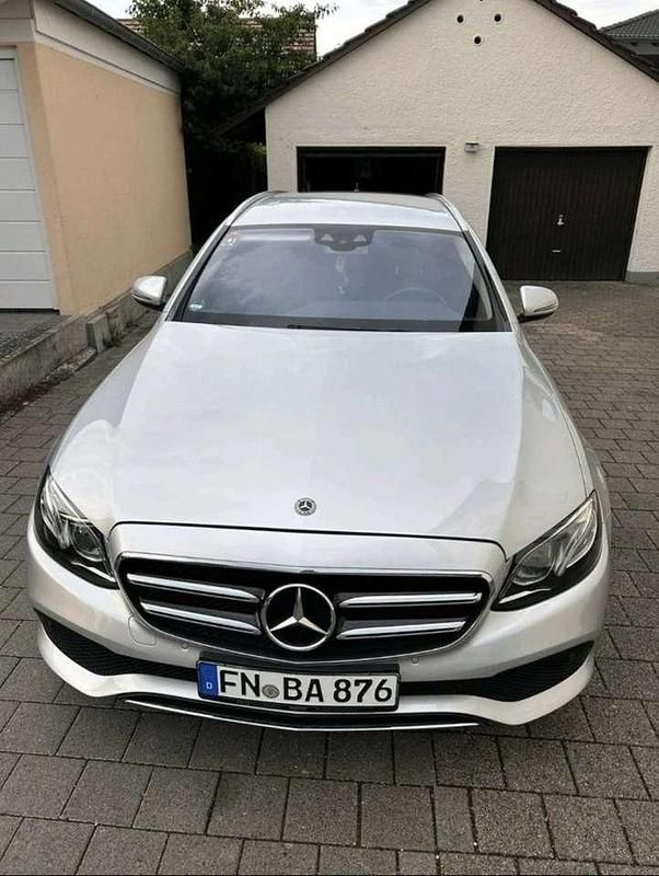 Gebraucht Mercedes 220 194 PS (142 kW) 2019 Silber Limousine